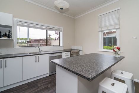 Photo of property in 239 Macandrew Road, Forbury, Dunedin, 9012