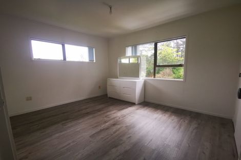 Photo of property in 28 Claverdon Drive, Massey, Auckland, 0614