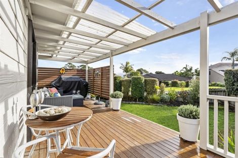 Photo of property in 23 Blue Heron Rise, Stanmore Bay, Whangaparaoa, 0932