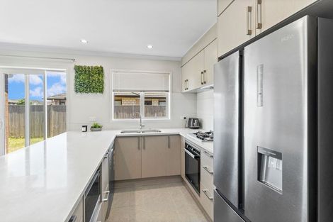 Photo of property in 28 Rainsford Road, Pukekohe, 2120