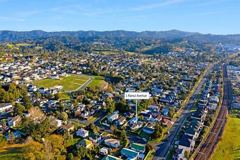Photo of property in 1 Ranui Avenue, Ranui, Auckland, 0612