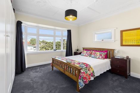 Photo of property in 3 Thames Street, Island Bay, Wellington, 6023
