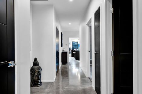 Photo of property in 4 Cessna Lane, Glen Avon, New Plymouth, 4312