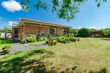 Photo of property in 9 Awanui Drive, Waikanae, 5036