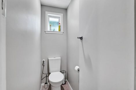 Photo of property in 9 Kenmore Street, Westown, New Plymouth, 4310