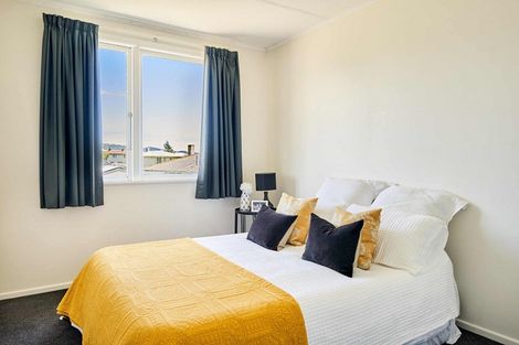 Photo of property in 130 Arahura Crescent, Waitangirua, Porirua, 5024