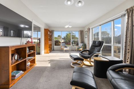 Photo of property in 24 Jenkins Avenue, Redwood, Christchurch, 8051