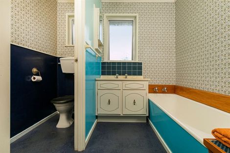 Photo of property in 6 Uppingham Crescent, Hillcrest, Auckland, 0627