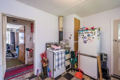 Photo of property in 104 Wellington Road, Paekakariki, 5034