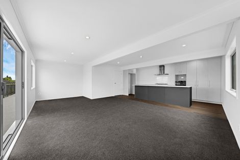 Photo of property in 5 Frank Evans Place, Henderson, Auckland, 0610