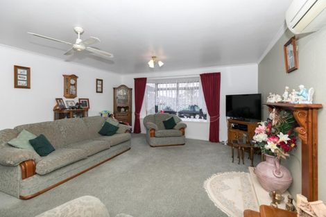 Photo of property in 6 Limousin Place, Grandview Heights, Hamilton, 3200