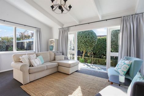 Photo of property in 35 Deepdale Street, Burnside, Christchurch, 8053