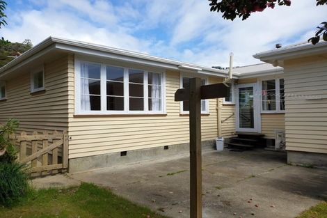 Photo of property in 15 Kiriwai Road, Paremata, Porirua, 5024