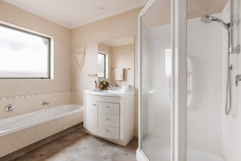 Photo of property in 8 Paua Cove, Papamoa Beach, Papamoa, 3118