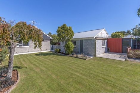 Photo of property in 67 Farquhars Road, Redwood, Christchurch, 8051