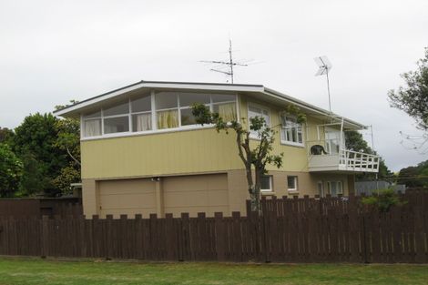 Photo of property in 18 The Circle, Manly, Whangaparaoa, 0930