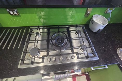 Photo of property in 15 Brains Road, Kelston, Auckland, 0602