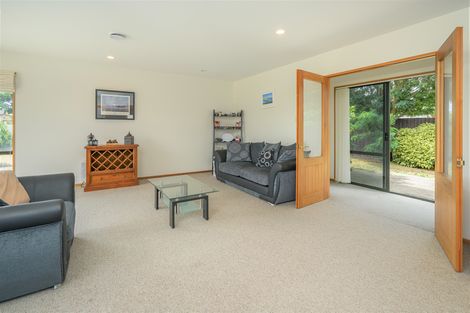 Photo of property in 1 Appleton Place, Woodend, 7610