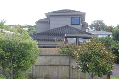 Photo of property in 2/9 Wyoming Avenue, Murrays Bay, Auckland, 0630