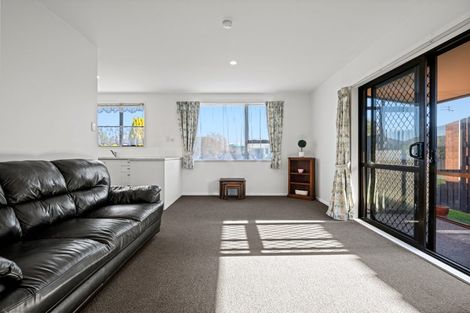 Photo of property in 2/20 Kirsten Place, Parklands, Christchurch, 8083