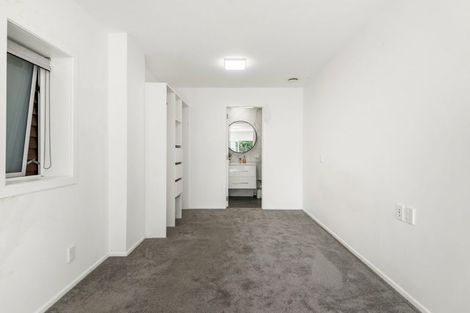 Photo of property in 1/27 Sandown Road, Rothesay Bay, Auckland, 0630