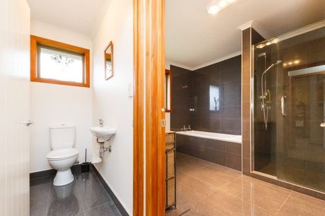 Photo of property in 44 Roberts Line, Kelvin Grove, Palmerston North, 4414
