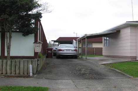 Photo of property in 2/38 Suzanne Grove, Kelvin Grove, Palmerston North, 4414