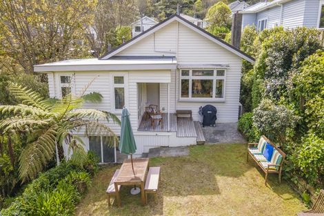 Photo of property in 18 Omar Street, Khandallah, Wellington, 6035