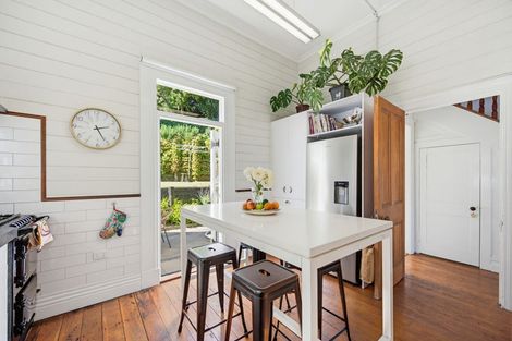 Photo of property in 3 Hooker Avenue, Hospital Hill, Napier, 4110