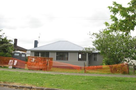 Photo of property in 61 Birdwood Road East, Pukekohe, 2120