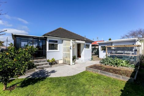 Photo of property in 10 High Street West, Waitara, 4320