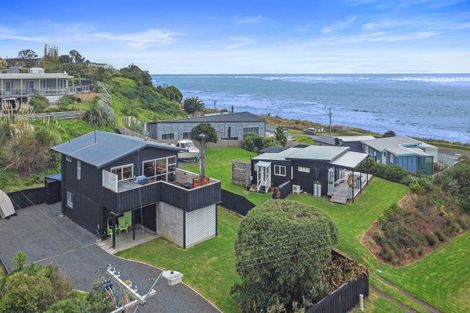 Photo of property in 8 Wainamu Road, Raglan, 3297