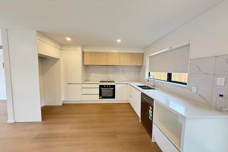 Photo of property in 14d Clairville Crescent, Wai O Taiki Bay, Auckland, 1072