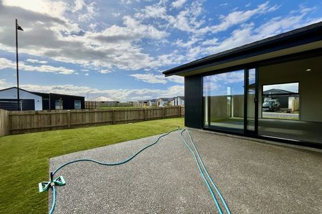 Photo of property in 2 Piopio Lane, Halswell, Christchurch, 8025