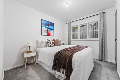Photo of property in 25a Hewlett Road, Massey, Auckland, 0614