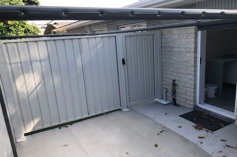 Photo of property in 2/7 Tulloch Place, Conifer Grove, Takanini, 2112