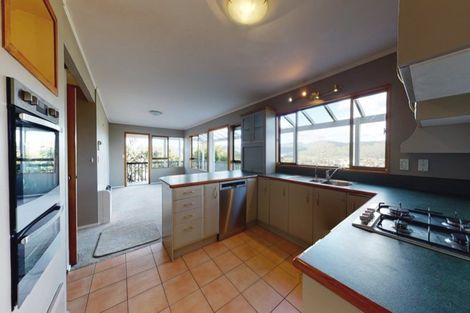 Photo of property in 35 Pomare Road, Tirohanga, Lower Hutt, 5010