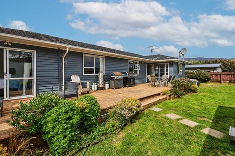 Photo of property in 14 Indiana Grove, Totara Park, Upper Hutt, 5018