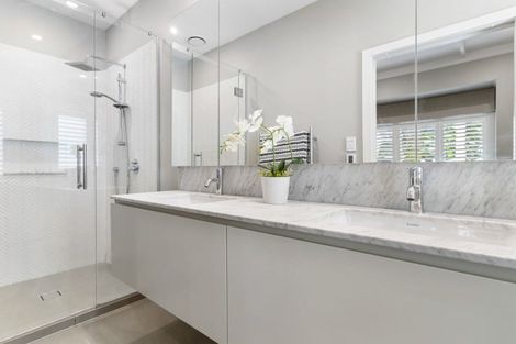 Photo of property in 17 West End Road, Herne Bay, Auckland, 1022