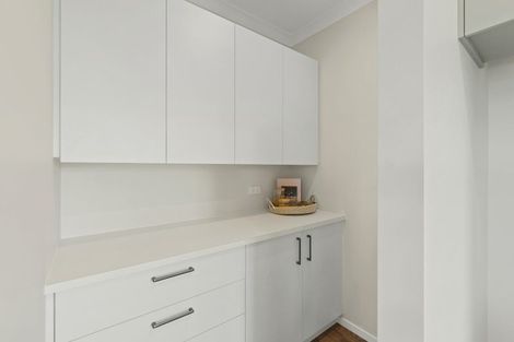 Photo of property in 10 Oak Place, Levin, 5510