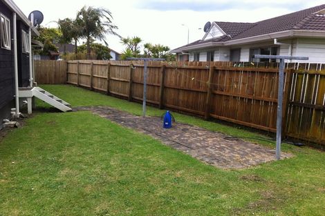 Photo of property in 1 Kenwick Place, Burswood, Auckland, 2013