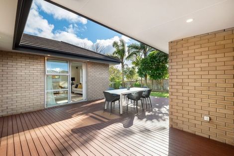 Photo of property in 18 Lemon Grove Lane, Greenhithe, Auckland, 0632