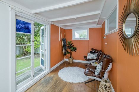 Photo of property in 74 Tilley Road, Paekakariki, 5034