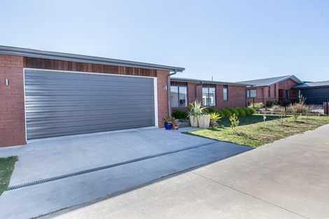 Photo of property in 42 Jarrett Terrace, Leamington, Cambridge, 3432