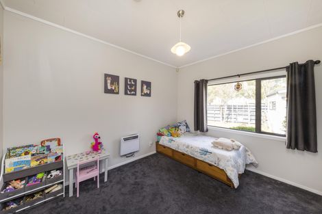 Photo of property in 6 Willowstream Grove, Cloverlea, Palmerston North, 4412