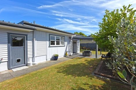 Photo of property in 1 Hawthorn Crescent, Stokes Valley, Lower Hutt, 5019