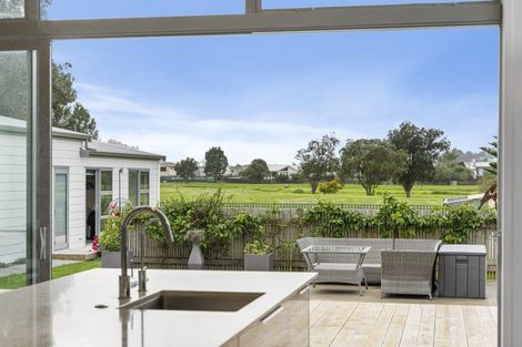 Photo of property in 140 Kiwi Road, Whangamata, 3620