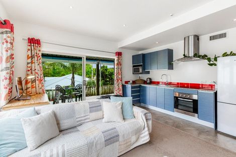 Photo of property in 1/2 Merwood Lane, Devonport, Auckland, 0624