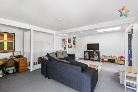 Photo of property in 23 Ferry Road, Days Bay, Lower Hutt, 5013