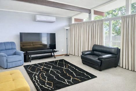 Photo of property in 21 Riverpark Crescent, Henderson, Auckland, 0610